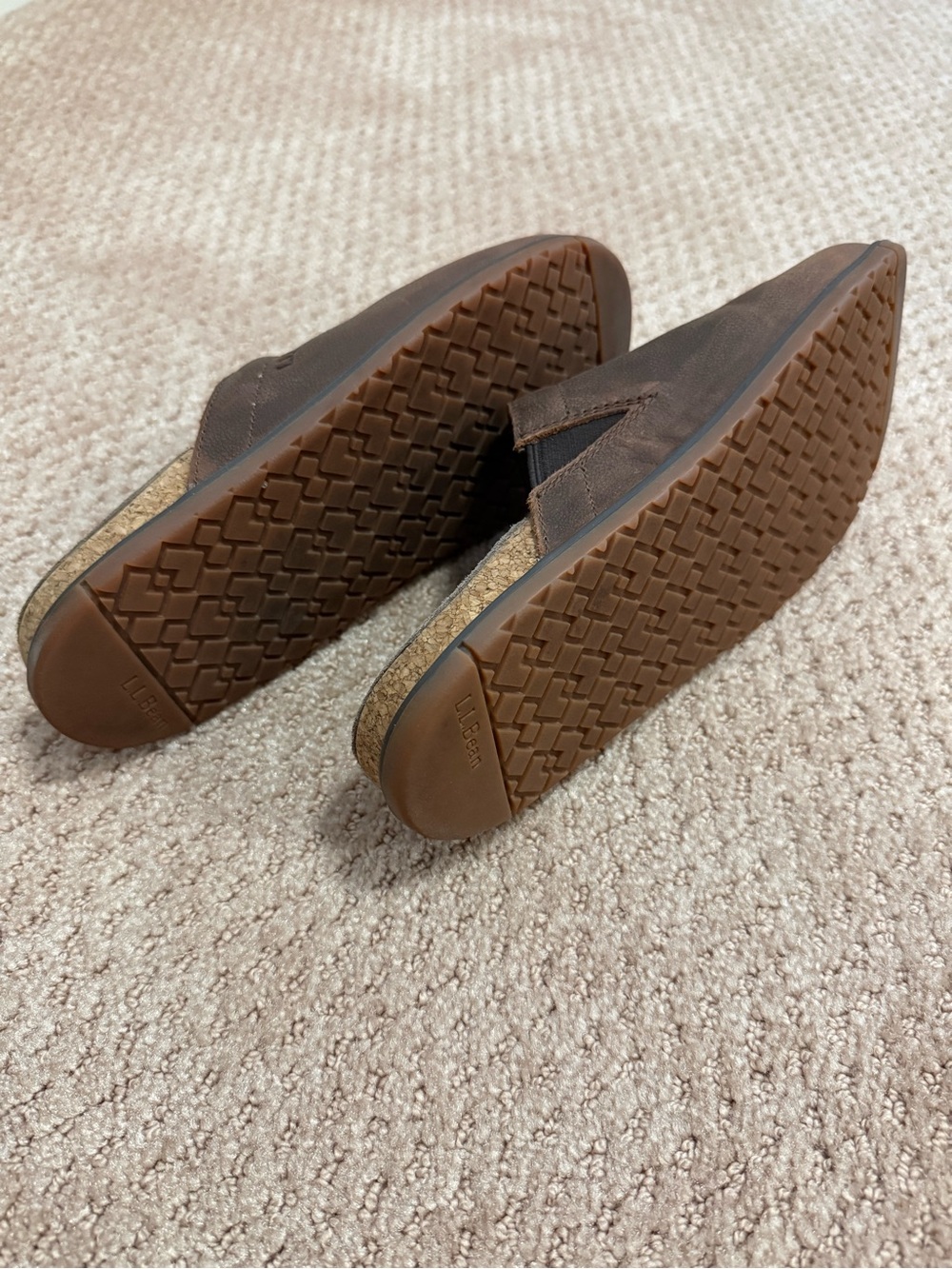 L.L. Bean Women’s Brown Leather Slip-On Clogs - Picture 4 of 5